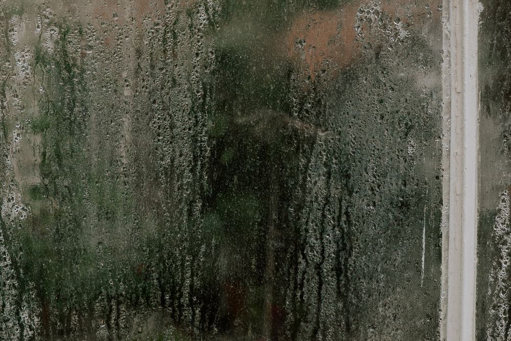 Cristal de una ventana con condensación